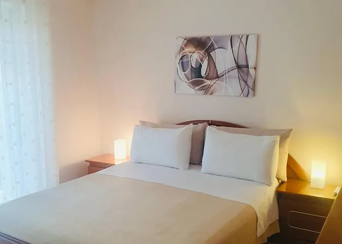 Sofia's Modern Appartamento Gjirokastër