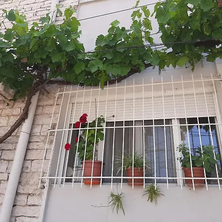 דירה Sofia's Modern Gjirokastër